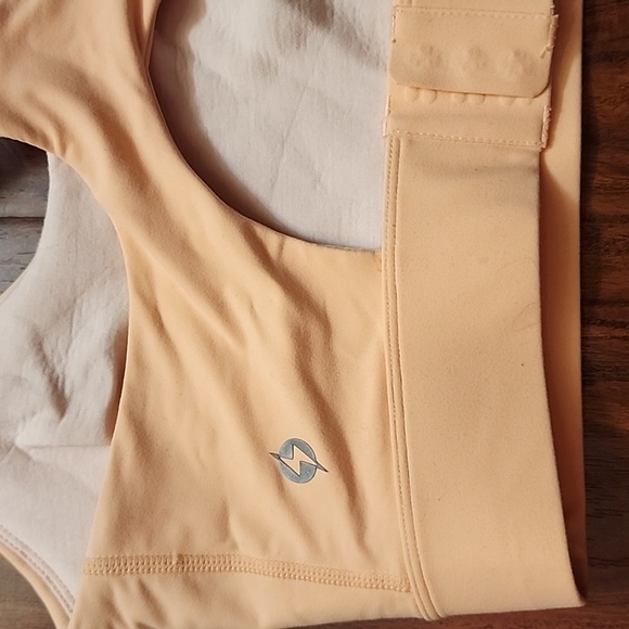 POPFLEX Peach Sports Bra - Picture 2 of 5